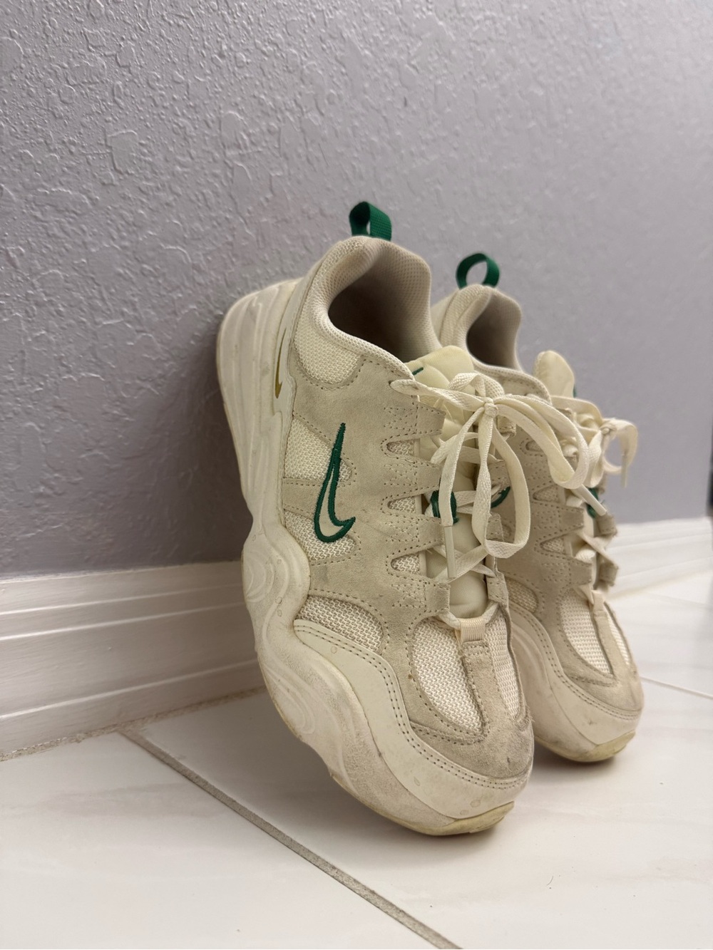 Nike Tech Hera Women’s Size 7.5 Pale Ivory Green FN7491-110